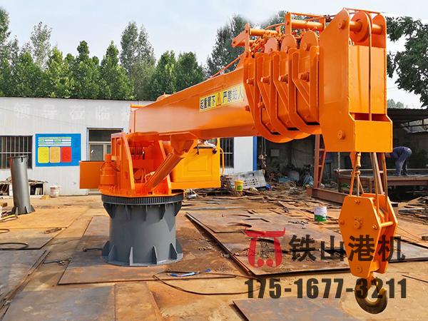 江西新余甲板起重機(jī)廠家船用起重機(jī)如何進(jìn)行裝卸貨物？